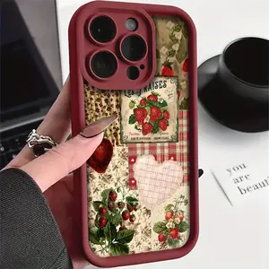 Retro Collage Strawberry Pattern Mobile Phone Case for iPhone 16Promax 16Pro 11Promax 15 14plus 13 12 16 xsmax 15Pro xr 15Promax 14 13Pro 12Promax TPU Anti-Fall Protection Soft Case