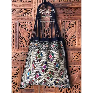 Mexican Tradicional Embroidered Morral Bag. Morral Larrainzar