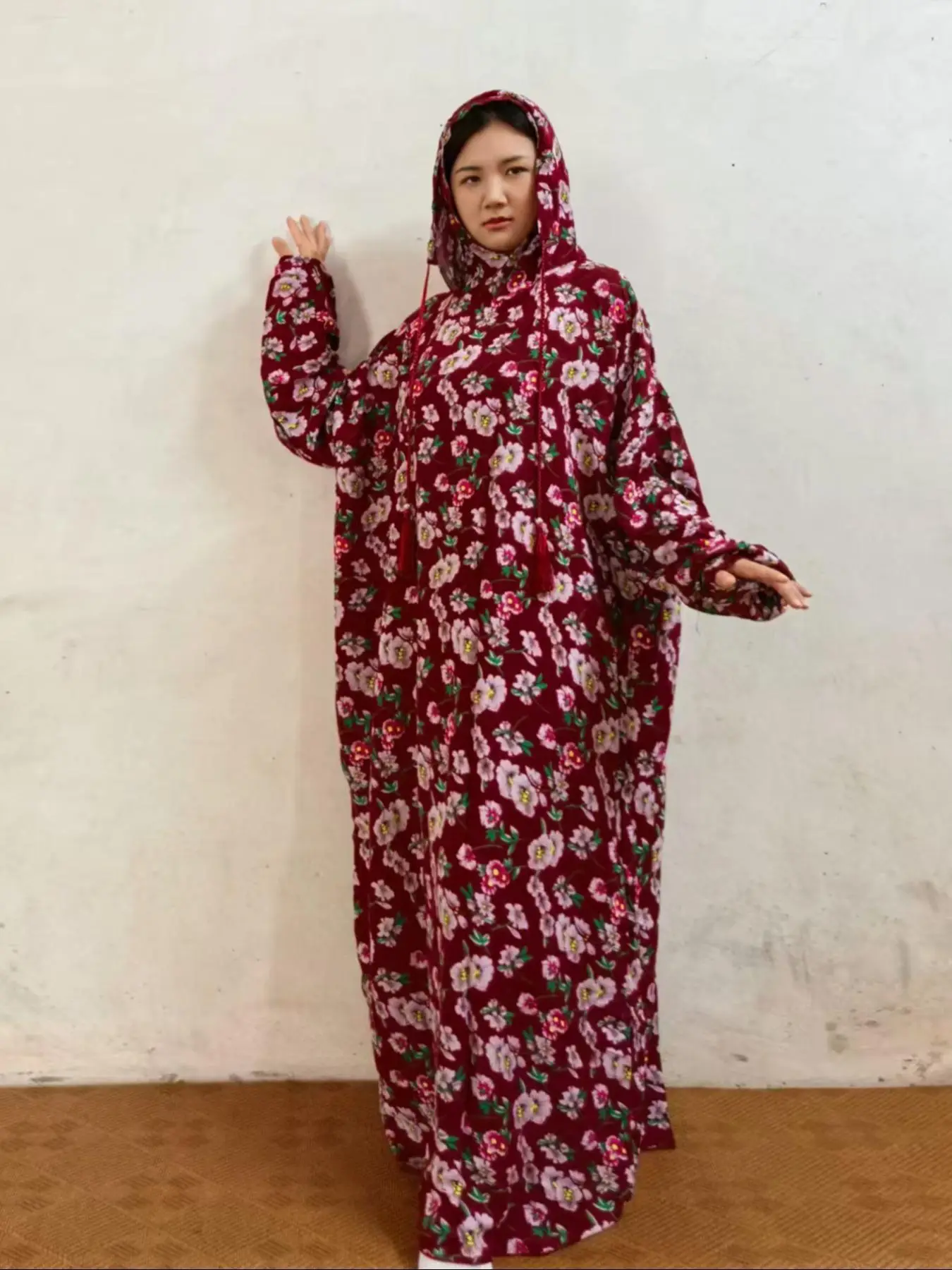 Women's Floral Print Long Sleeve Hooded Prayer Dress with Hat, Modest Elegant Maxi Muslim Clothing, Ladies Islamic Clothing for All Seasons