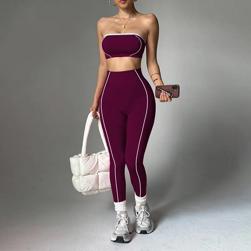 Wine red and white color contrast (new color)