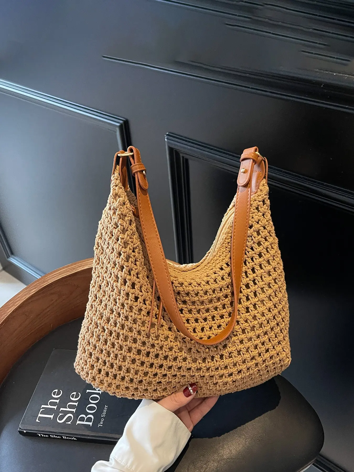 Women's Shoulder Bag Stylish, minimalist, casual, vintage-inspired fabric tote Perfect for daily commutes, shopping trips, or gifting Convenient, durable, versatile—a must-have women's shoulder bag Fashionable Shoulder Bag Casual Crossbody Bags