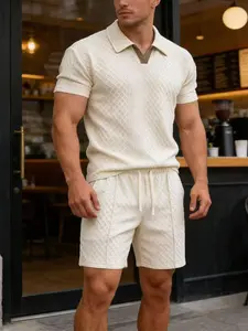Men's textured V-neck shirt and shorts set. Stylish color-block V-neck short-sleeve top paired with matching drawstring sports shorts, made of breathable and lightweight fabric, suitable for summer outings and everyday casual street style wear.
