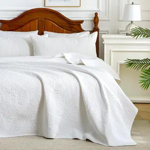 White 100% Cotton Quilt Set Queen Size, 3 Piece Modern Textured Bedspread with Coin Pattern, Lightweight Crinkly Coverlet Sham Set, Soft Minimalist All Sea