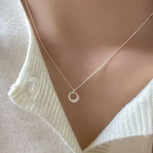 Women's Minimalist Geometric Circle Pendant Chain Jewelry Necklace - Lightweight Alloy, Uncoated Finish, Neutral Tone, Versatile for Casual & Formal Everyday Wear, Chain Jewelry Necklaces