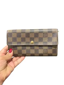 Pre-owned Louis Vuitton Leather Small Leather Goods Damier Ebene Sarah Wallet Perfect for Daily Use