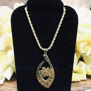 Chuuk Hook with Hibiscus Necklace