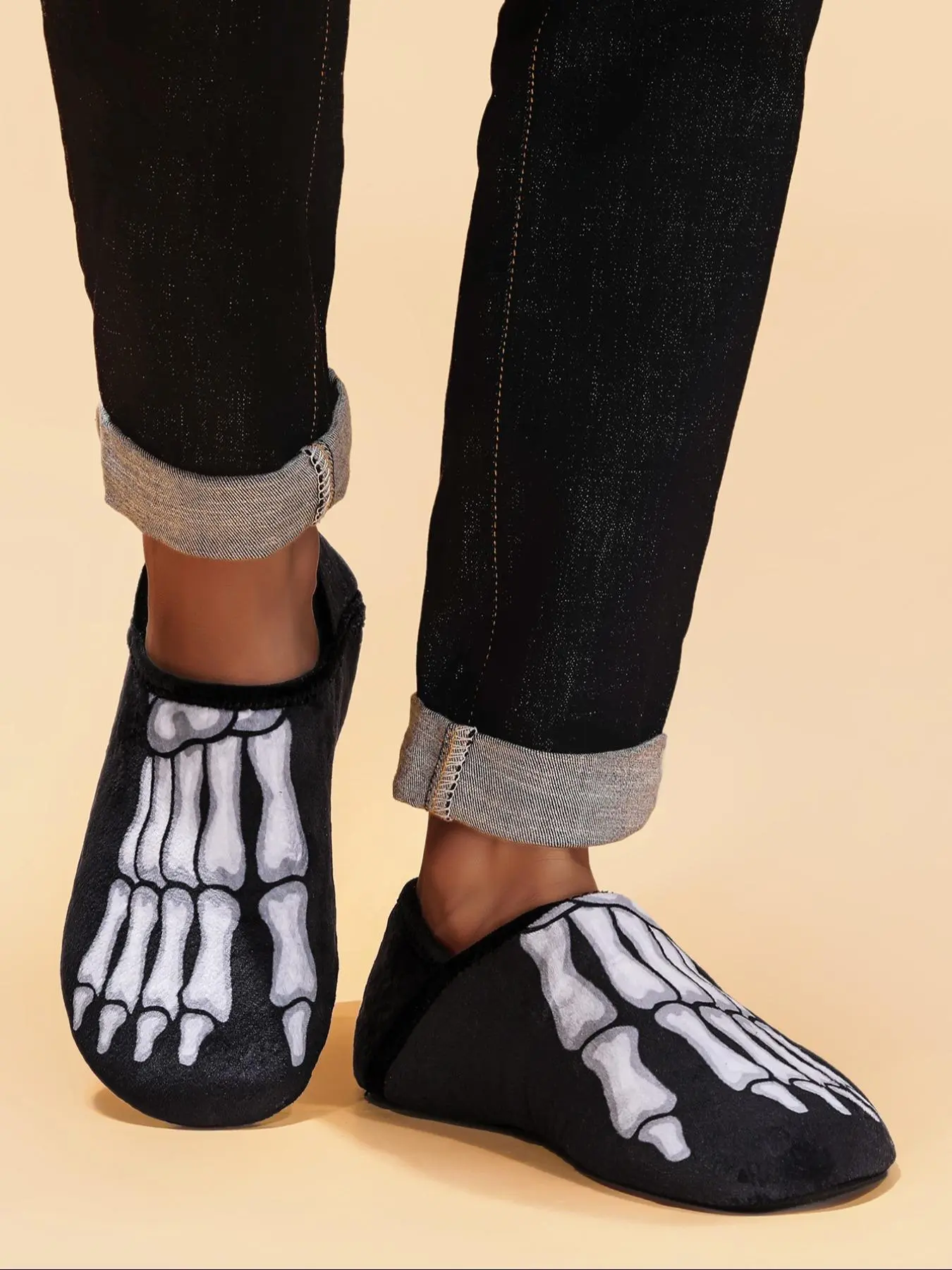 Men's Skeleton Print Slip on Slippers, Casual Soft Comfortable Home Slippers for Fall & Winter, Flat Slippers for Indoor & Outdoor Wear