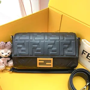 Pre-owned FENDI Leather Shoulder Bags 12.99'' R1139 Shoulder Bag C533471439 0318 T1 Qiqi