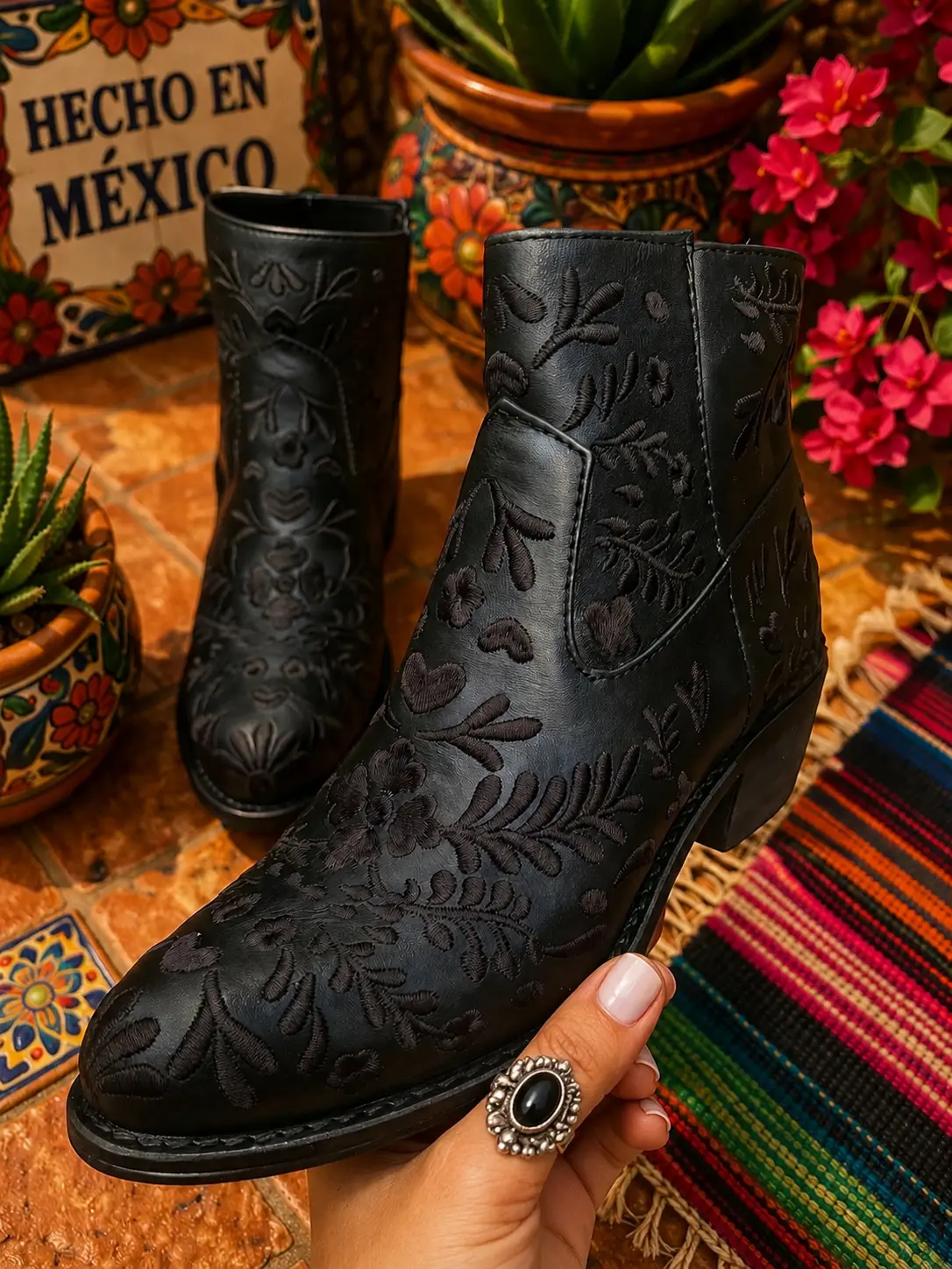 HUARÉ Talavera Botines – Medianoche ✨