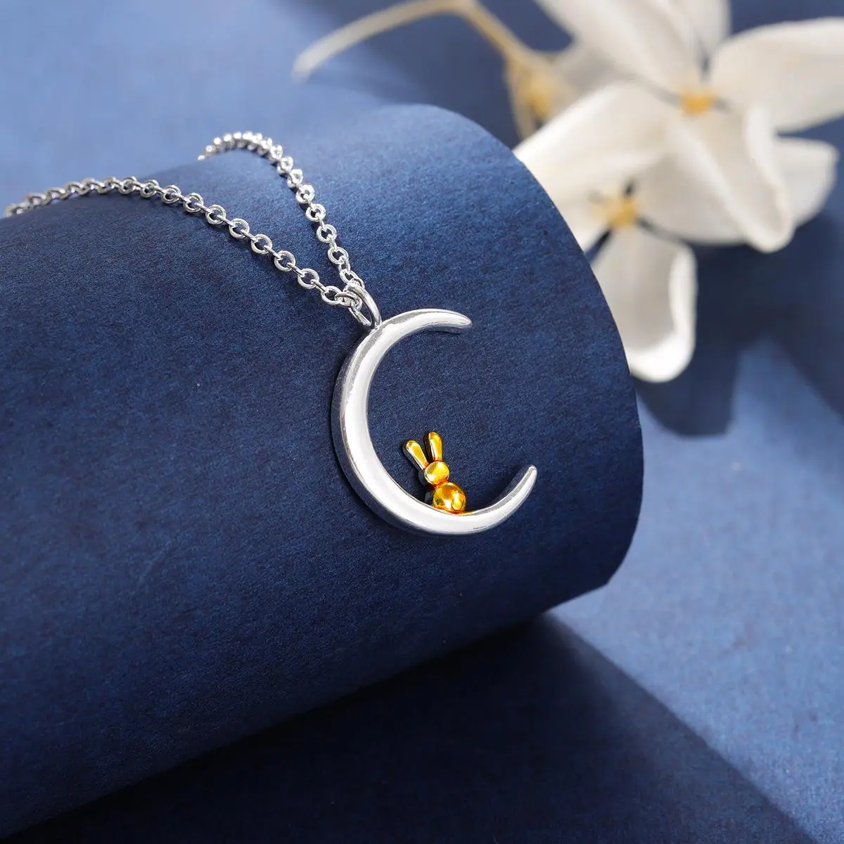 Women's 925 Sterling Silver Minimalist Necklace with Cute Rabbit on Moon Pendant, Dainty Casual Clavicle Chain, Dainty Clavicle Chain, Animal, Rabbit Moon, Adults