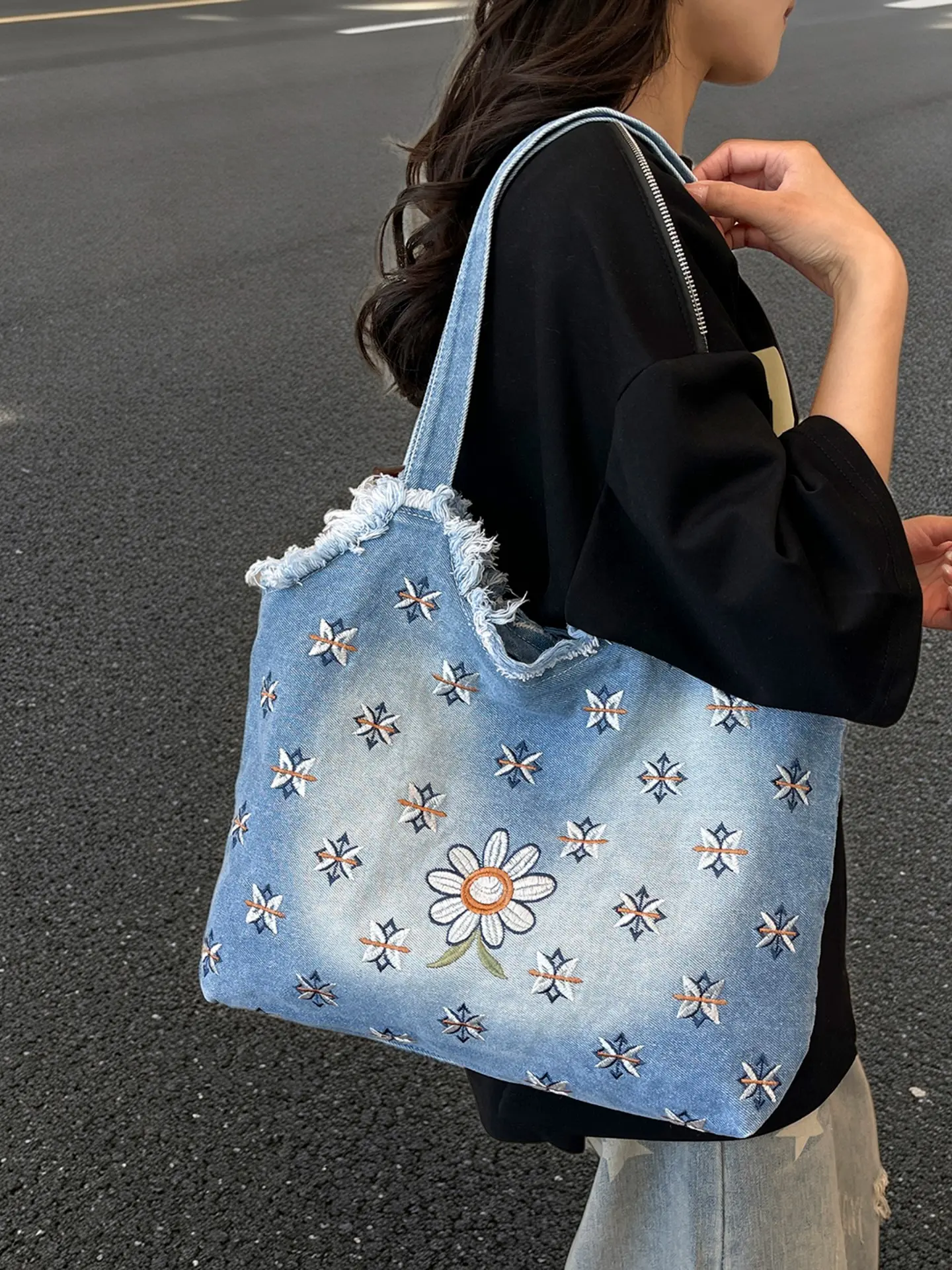 Women's Casual Daisy Embroidered Tote Bag, Large Capacity Crossbody Shoulder Bag, Fashion Denim Backpack for Commute Travel Shopping