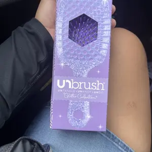Product Review of UNbrush OG Detangling Hair Brush by FHI HEAT from A**a M**o