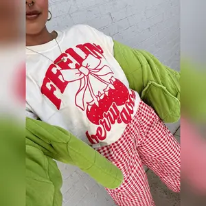 Berries & Bows' T-Shirt Feelin' Berry Good Tee Strawberry Summer shirt Feeling Berry T-shirt Everyday Favorite Tee