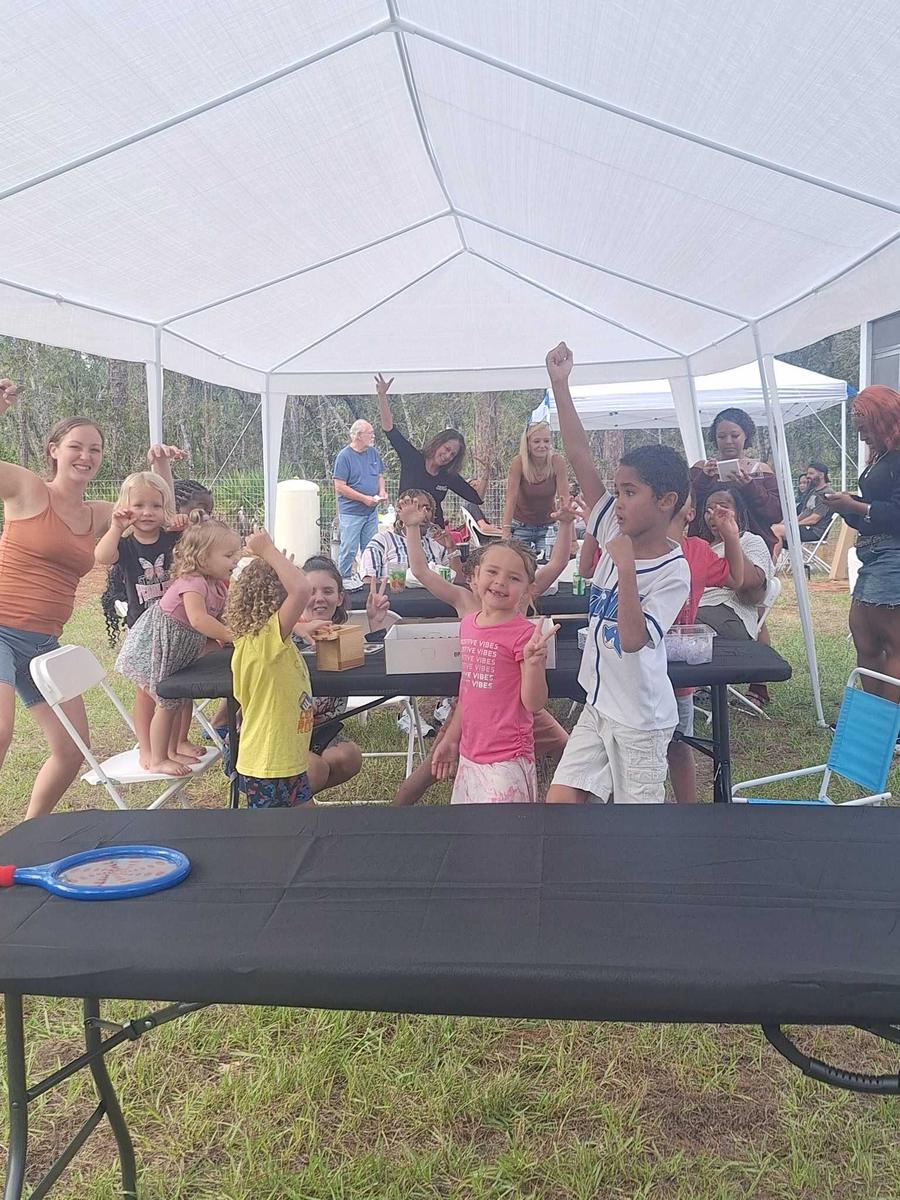 Item: 10*30ft White with 8 Sidewalls