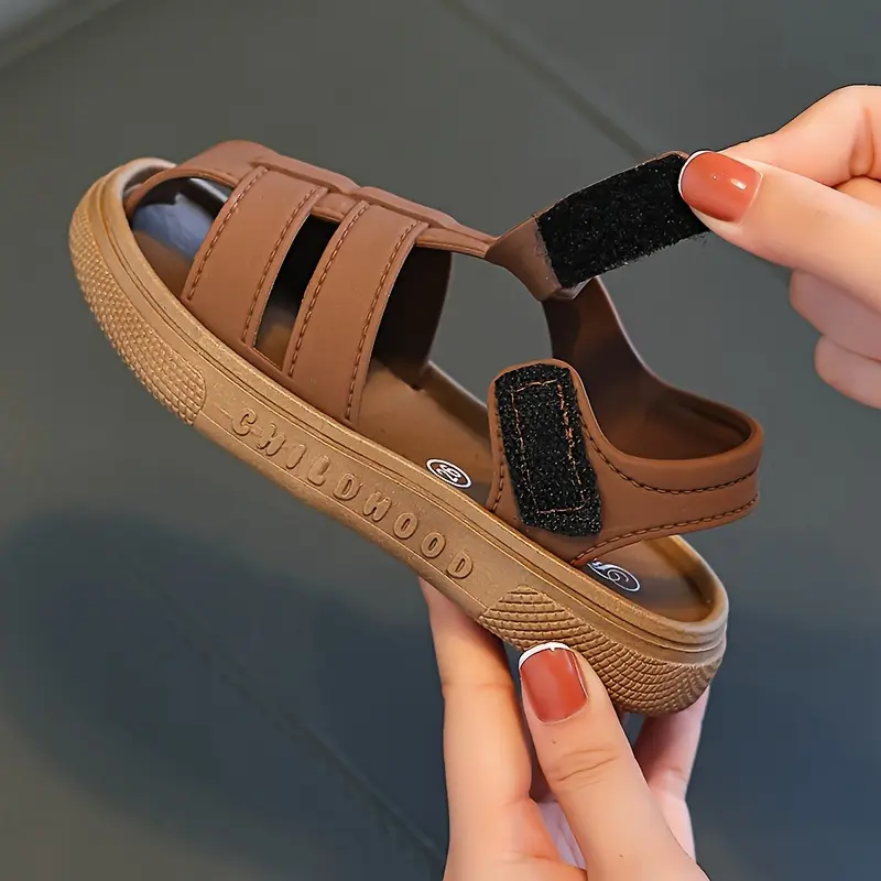 Kids' Streetstyle Sandals for Active Boys, Lightweight Breathable PVC Design with an Adjustable Strap and Non-Slip Soles for Outdoor Summer Play