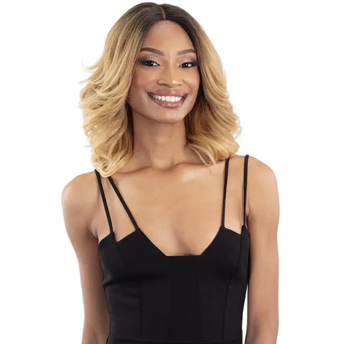 Shake N Go Harmony Glueless 5" Part HD Lace Wig - AZURA Shake N Go Harmony Glueless 5" Part HD Lace Wig - AZURA