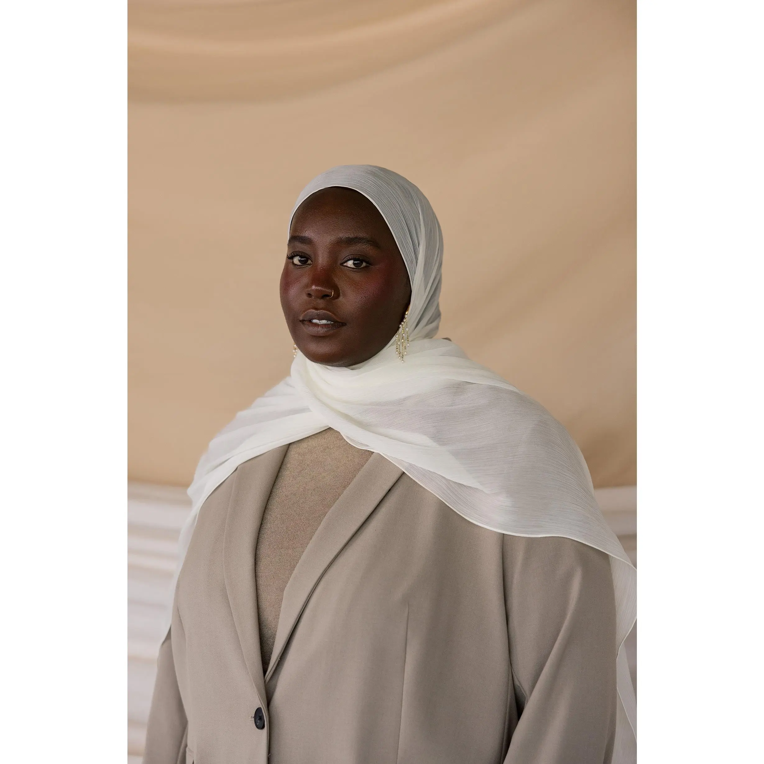 VELA Swan White Crinkle Chiffon Hijab - Soft, Lightweight and No-Slip Minimalist Scarf for Everyday Elegance, Elevate Your Elegance, Hijab Style
