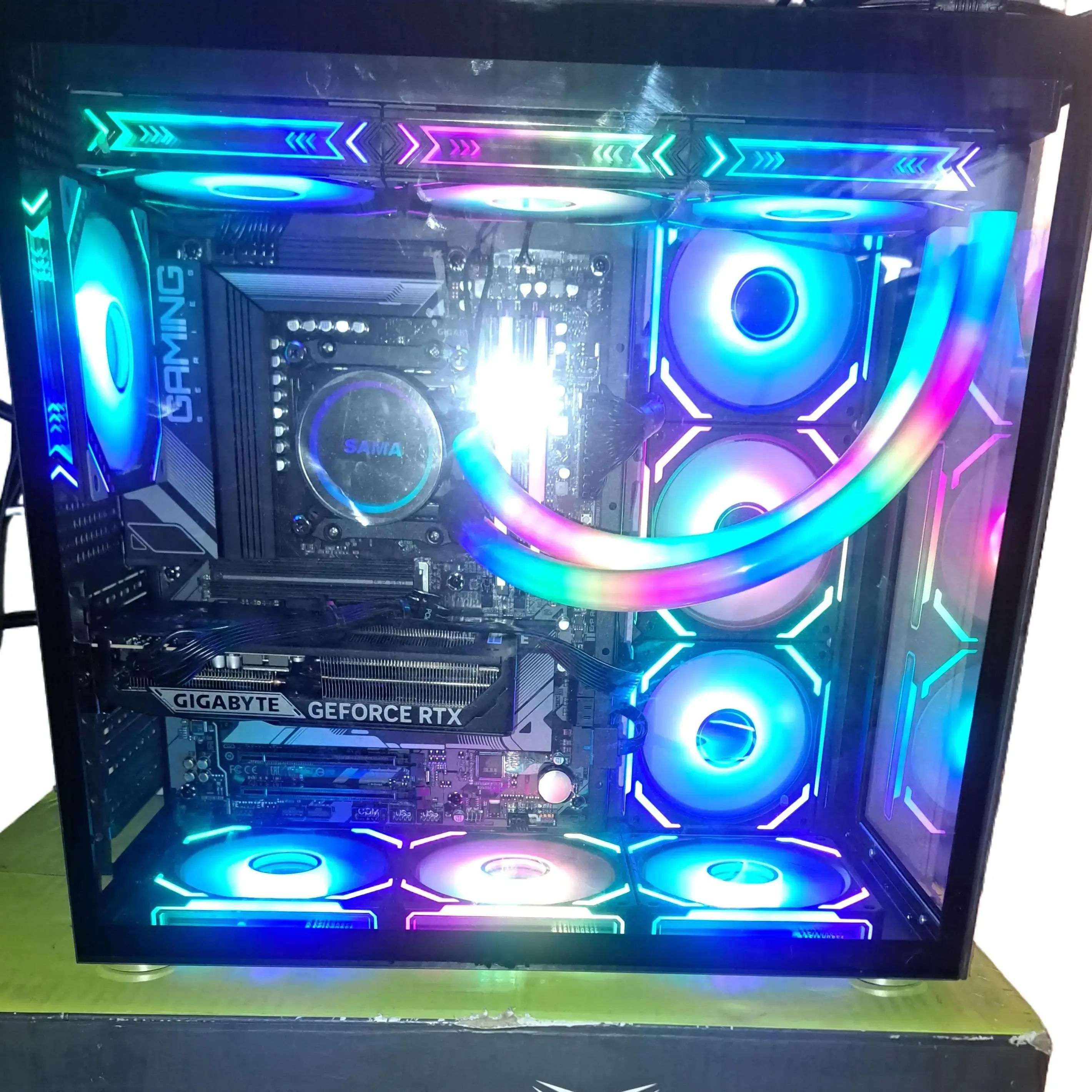 PC GAMING,RTX 5060,32 GB DDR5,1TB M.2,RYZEN 5 9600X,REF LIQUIDA,750 WATS CERTIFICADA