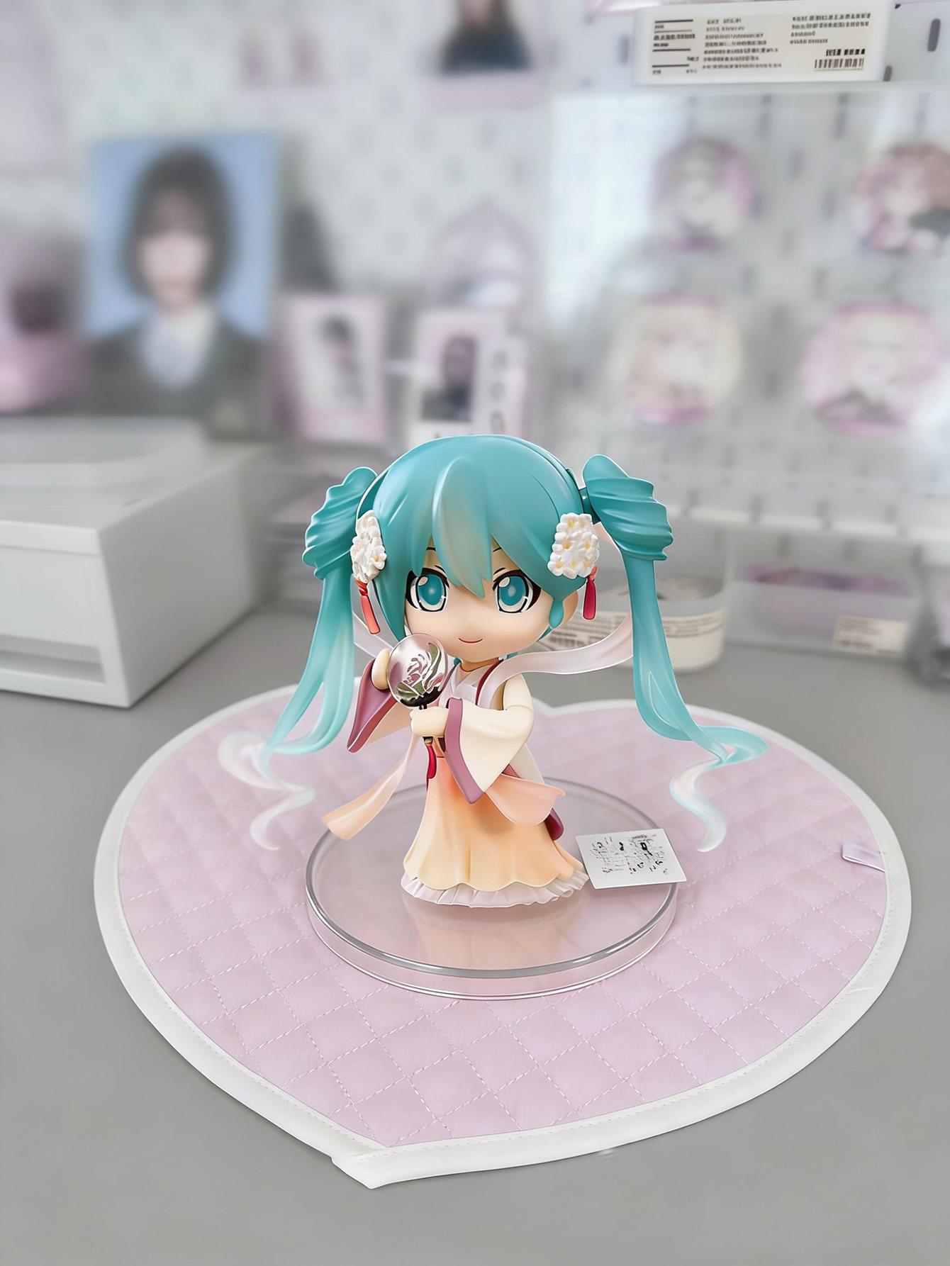 Hatsune Miku Anniversary Anime Figure PVC Material Desk Decor Room Decor Office Decor Gifts Collectible Display For Anime Fans Collectors Kids Adults Strawberry Theme Cute Anime Figures