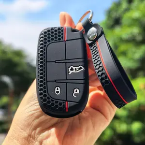 Premium Protective Key Cover Keychain Protection For Jeep Cherokee Limited Grand Compass Dodge Journey Hellcat Chrysler 300C II Silicone Key Cover Fob Holder
