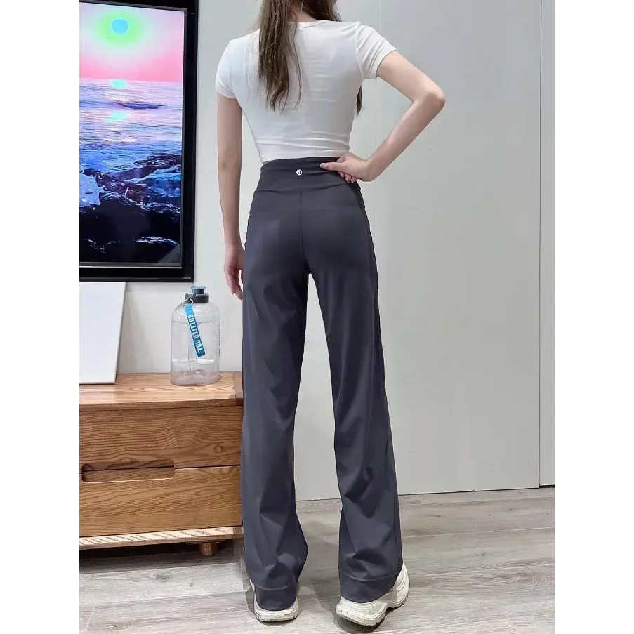 LULU Elegant Women's Straight-Leg Pants: A flattering, tailored fit perfect for both athletic and casual occasions, suitable for all seasons, and expertly crafted. LULU Elegant Women's Straight-Leg Pants: A flattering, tailored fit perfect for both athletic and casual occasions, suitable for all seasons, and expertly crafted.