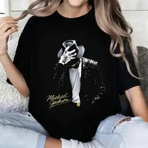 100 Percent Cotton Casual Fashion T-Shirt Michael Jackson Iconic Pose With Signature And Sparkling Jacket Design Perfect For Music Lovers And Pop Culture Fans Ideal Gift For Friends Family Or Yourself During Spring Summer Seasons