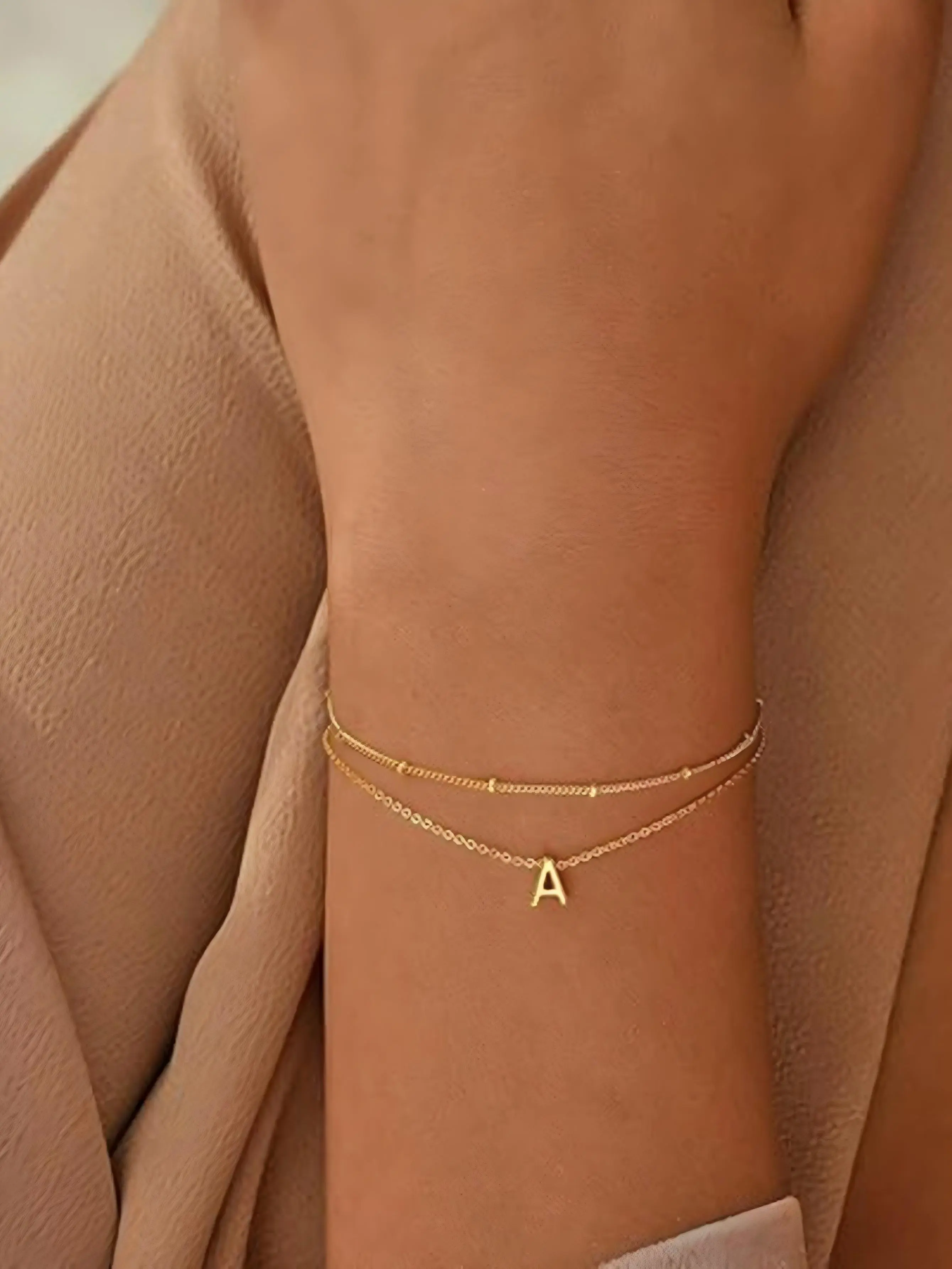 Elegant Alphabet Gold Chain Bracelets Set, Letter Link Bracelet, Initial Letter Bracelets, Az Selection, Casual Style Jewelry Gift, All Seasons Wear, Fashion Wrist Jewelry, Random Bead Count, Alloy Chain Bracelet