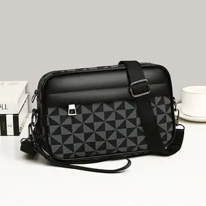 BIGWIG men's messenger bag, men's commuter shoulder bag, travel bag, men's small business bag, fashion pattern men's small bag, high quality PU leather men's messenger bag, shoulder bag gift