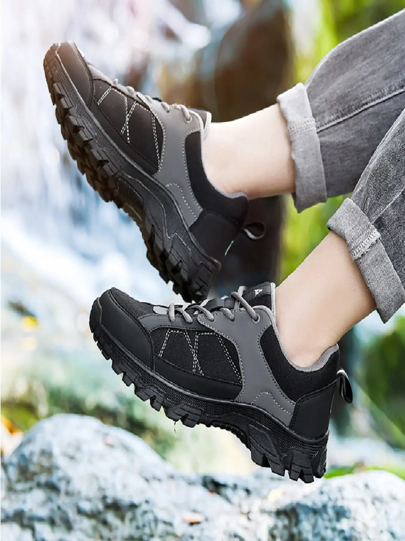 Men's Lightweight Anti-Slip Sports Shoes, Casual Outdoor Hiking Climbing Shoes, Comfortable and Durable Footwear for Men