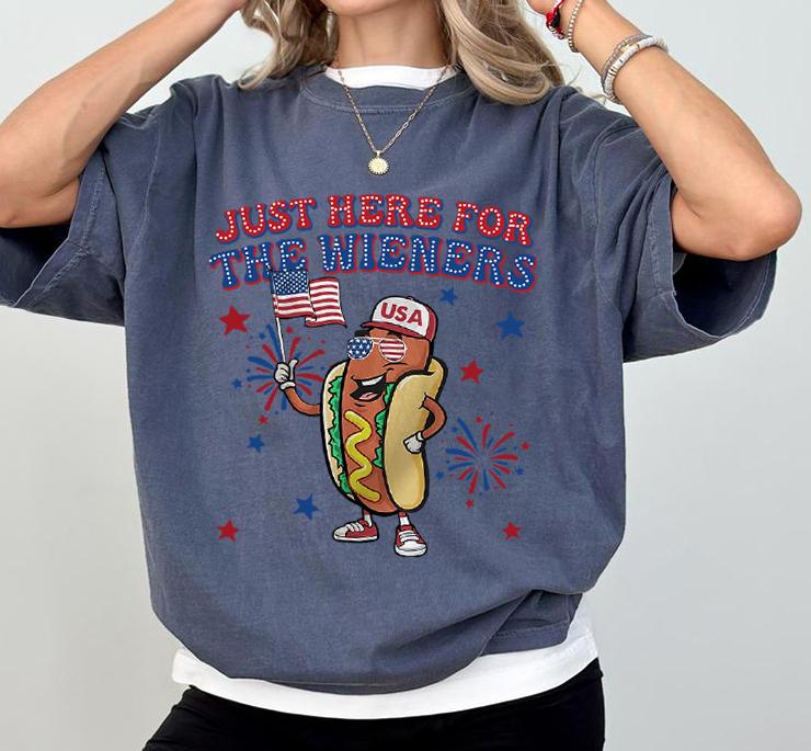Comfort Colors Women’s Garment-Dyed Short Sleeve T-Shirt, Funny ‘Just Here For The Wieners’ 4th of July Patriotic BBQ Graphic, Casual, Apparel, Shortsleeve, 4Th Of July Fun, Cotton