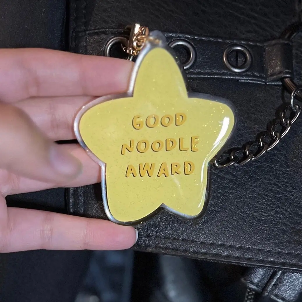 Good Noodle Acrylic Keychain |3in Gold Star Keychain, Glitter Keychain, Quote Keychain, Cute Backpack Acrylic Charm, Gold Star Charm, Kawaii Gold Star Good Job Keychain obsession