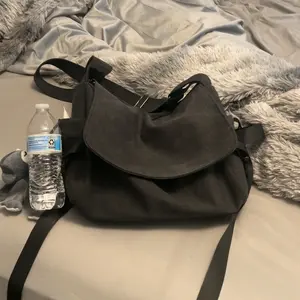 Men's Plain Canvas Crossbody Bag, Solid Color Trendy Versatile Crossbody Bag with Cartoon Charm, Large Capacity Daily Commuting Shoulder Bag for Work & School