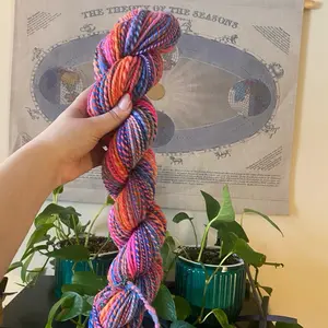 Sunset Fractal Yarn 109g - Vibrant Multicolor Skein for Knitting and Crochet Projects