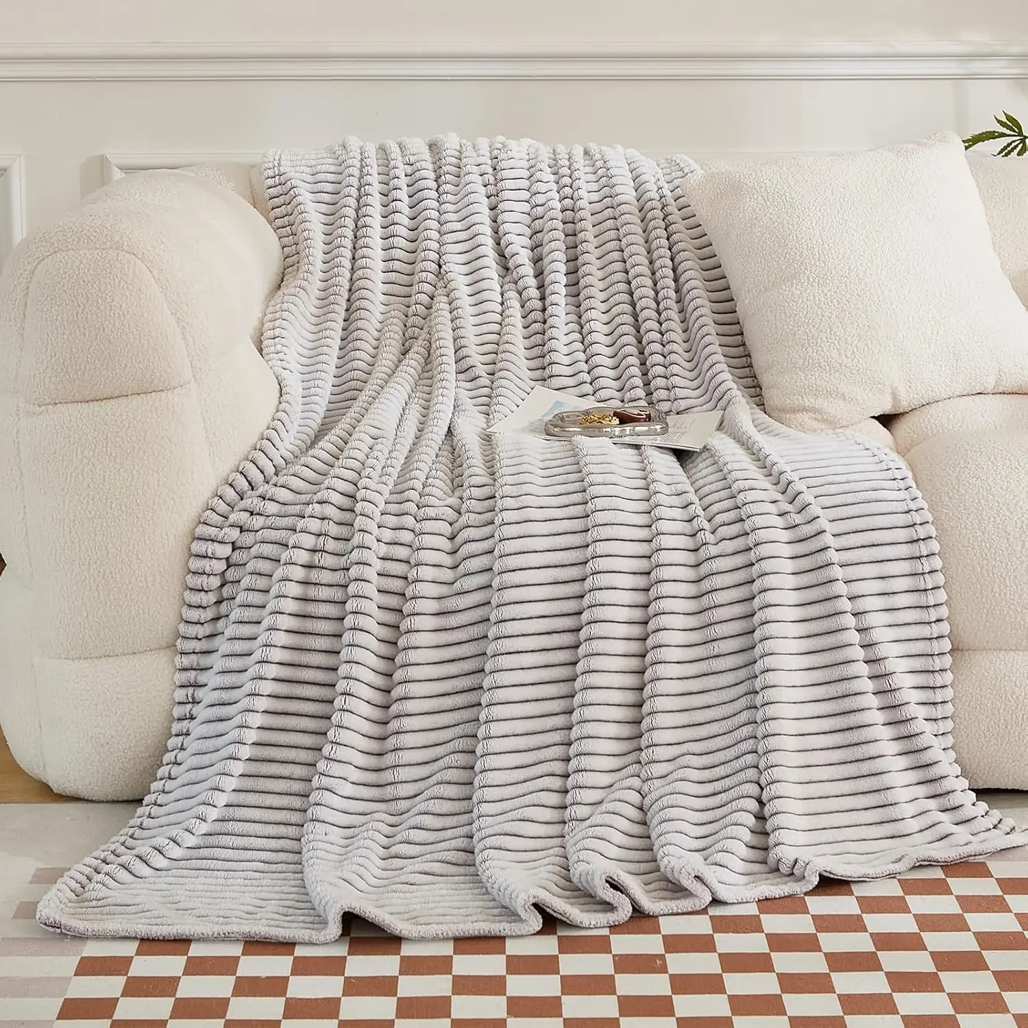 Twin Size Chunky Checkered Blue Knitted Throw Blanket - 60"x80", Stretch, Breathable, Lightweight, Durable, Wrinkle Resistant, Fade Resistant, Machine Washable Microfibre Blanket for Couch, Camping, Plaid