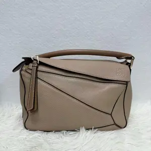 Pre-owned France Crossbody Bags Loewe Trench coat style gray geometric puzzle bag, small size.（SZ 06627）