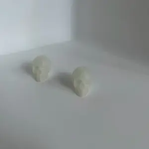 Blue Glow-in-the-Dark Skull Tire Valve Caps