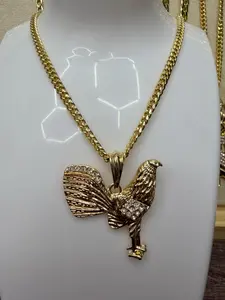 Cadena con dije gallo de oro laminado medidas cadena approximadamente 4mm por 65cm