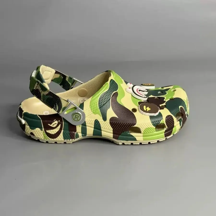 Green Camouflage Clog Sneakers, Trendy Camo Slip-On Shoes with Adjustable Heel Strap, Lightweight EVA Sole, Casual Outdoor Shoes for Men & Women, Comfortable Daily Streetwear Footwear