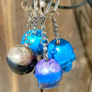 Resin skull keychain