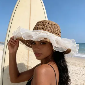 Summer breathable seaside hat with lace and pearl, sun-shading beach hat, large-brimmed straw hat for sun protection and vacation
