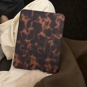 Vintage Leopard Print Amber Tortoiseshell Case for Apple iPad Air 8, Anti-Drop Protection 13-Inch iPad Pro 12.9-Inch, 11-Inch Tablet A16 Cover, Mini 6, Tablet Protective Cover