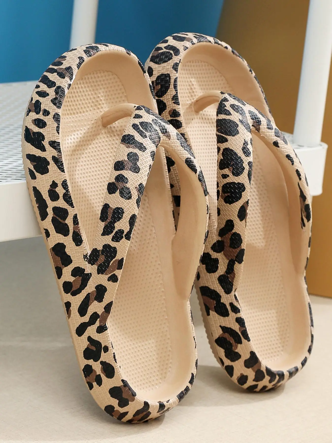 Women's Leopard Pattern Platform Flip-flops, Casual Comfortable Home Slippers, Summer 2024 New Trendy Beach No-slip Toe Thong Flip Flops