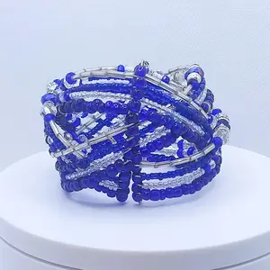 Pulsera de Yemaya con alambre de memoria