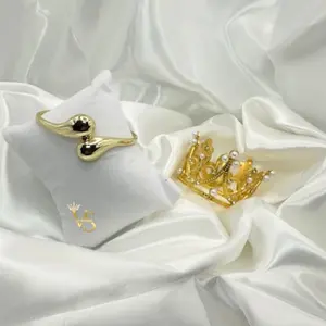 VALDES LUXURY #145 – 14K Gold-Plated Drop-Style Bangle