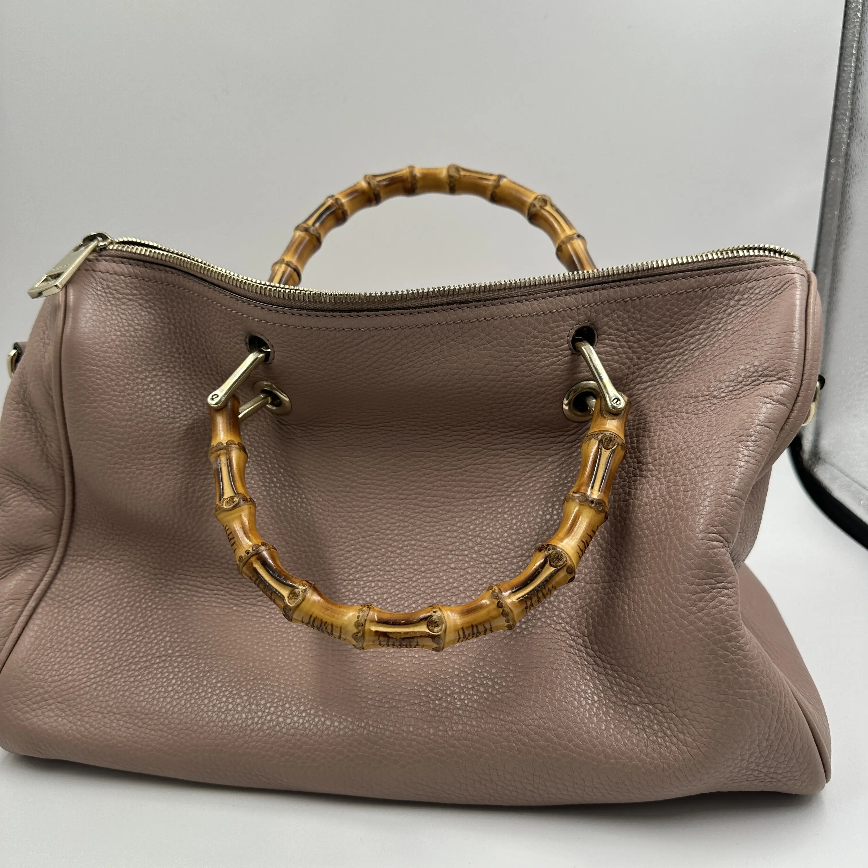 Pre-owned GUCCI Medium Calfskin Bamboo Shopper satchel A101180