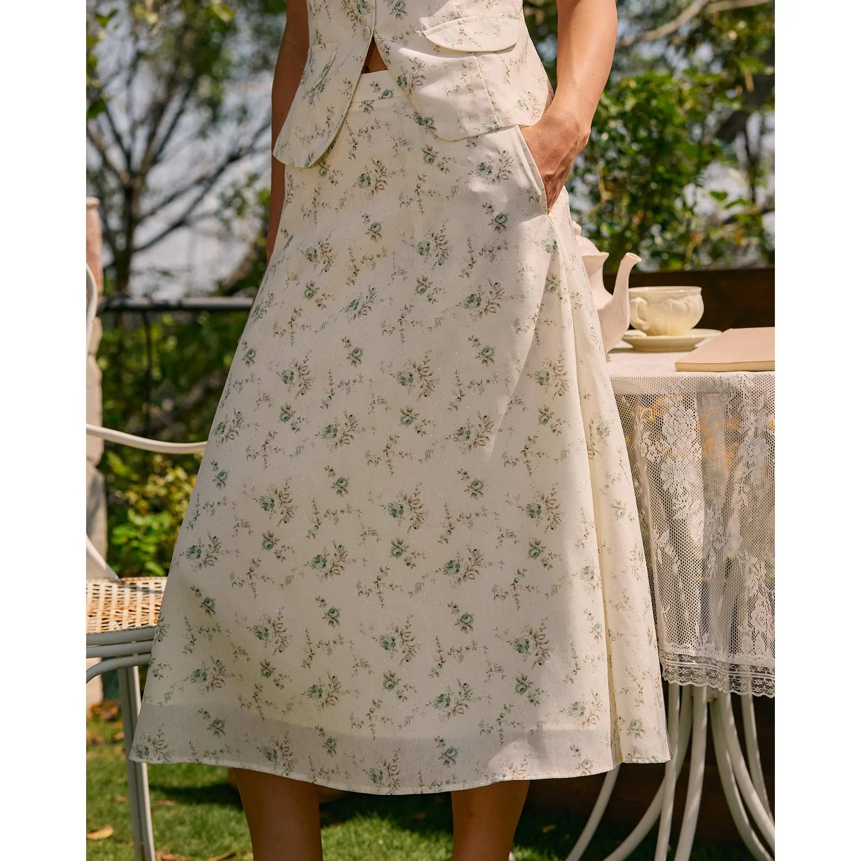 Rihoas Women's Waisted Chic Green Floral Print Polyester Woven Midi Skirt with Pockets, Elegant Lady's Clothes for Women's Bottoms