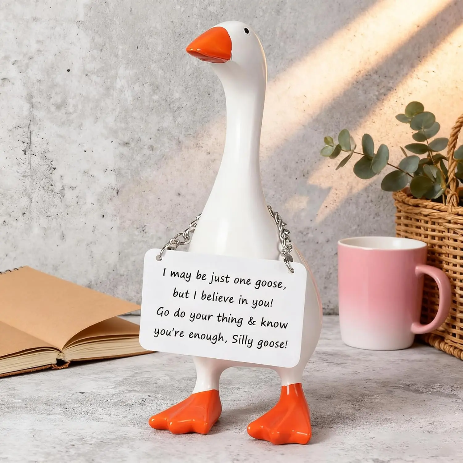 Inspirational goose and duck ornament, cute resin positive-energy little duck statue with inspirational card included, fun desktop decoration, a great gift for friends, home and office decor piece