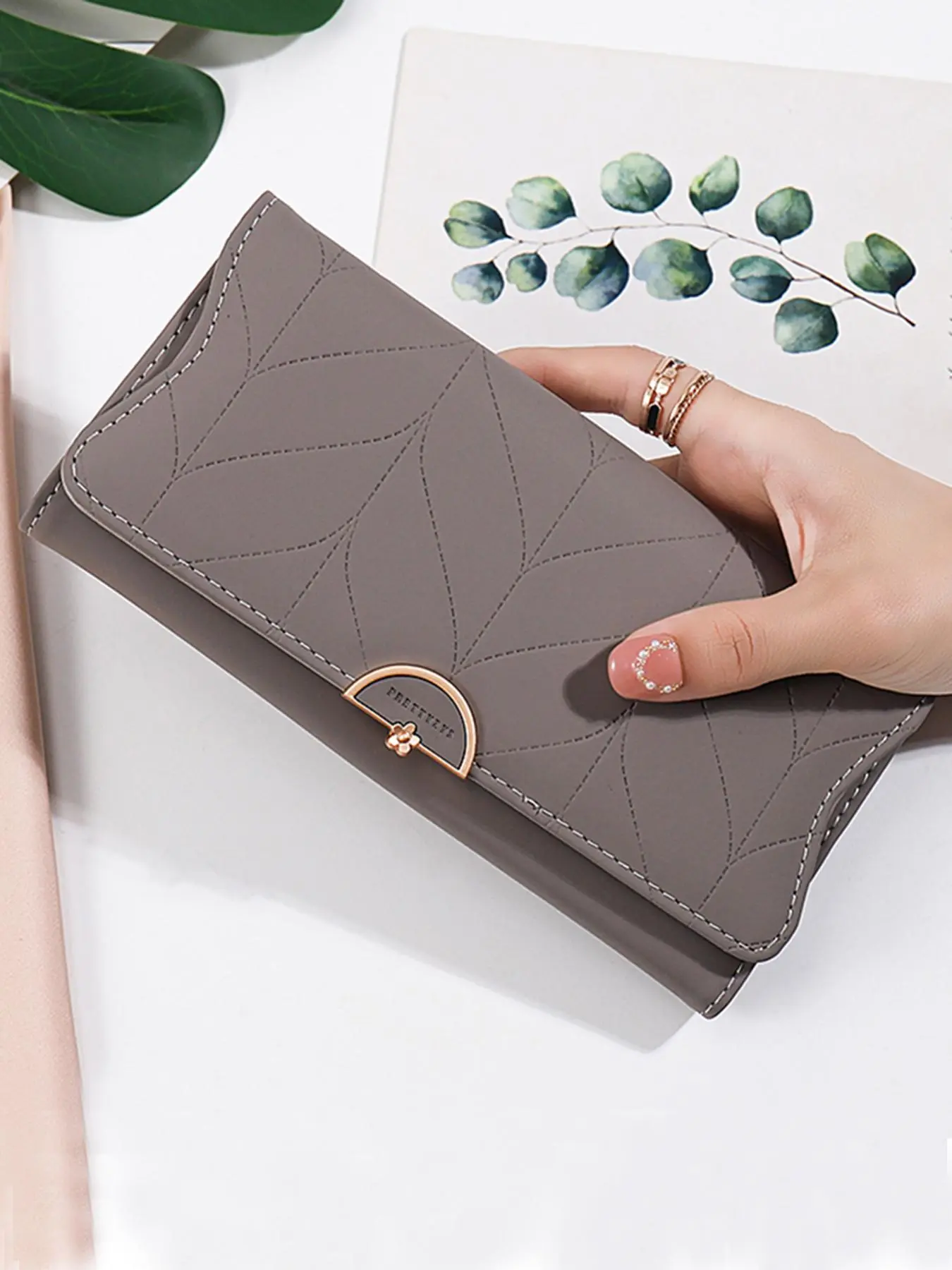 Leaf Print Long Wallet, 2025 New Style Fashionable Pu Leather Buckle Design Multi-card Card Holder, Casual Versatile Women's Multi-function Wallet for Daily Used, Stylish Wallet, Casual Trendy Wallet, Durable Fashion Wallet