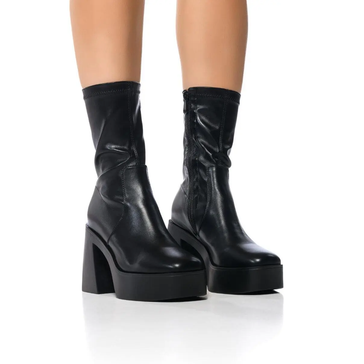 AZALEA WANG DANIELLE CHUNKY BOOTIE WITH 4 WAY STRETCH IN BLACK STRETCH