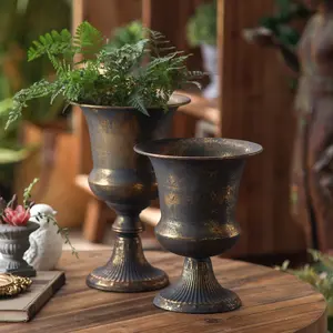 Antique-Style Aged Iron Flower Pots, Retro Home Decor Items, Garden Decoration, Dried Flower Display Pieces, Shooting Props